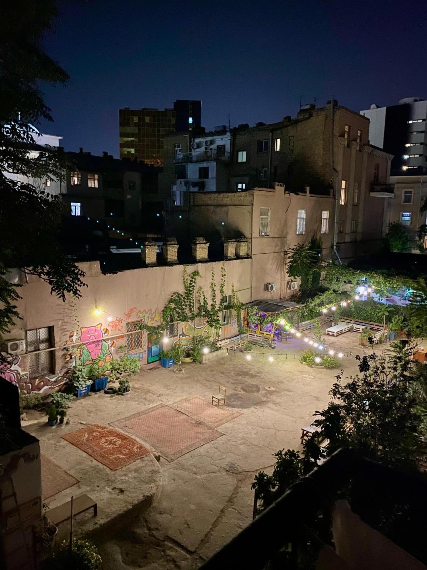 Hostello Bakoe Buitenkant foto